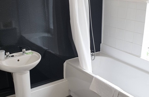 Bispham Bed & Breakfast | Hotel 242