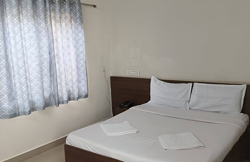 Veraval Hotel | Hotel Aaradhana
