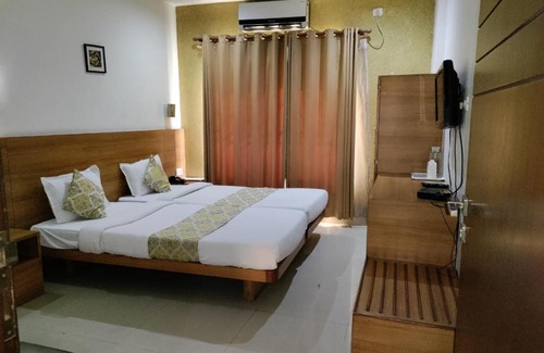 Six Mile Hotel | Hotel Aarian Aatithya,Guwahati