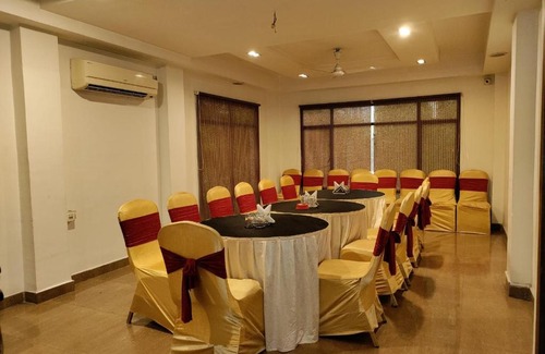 Six Mile Hotel | Hotel Aarian Aatithya,Guwahati