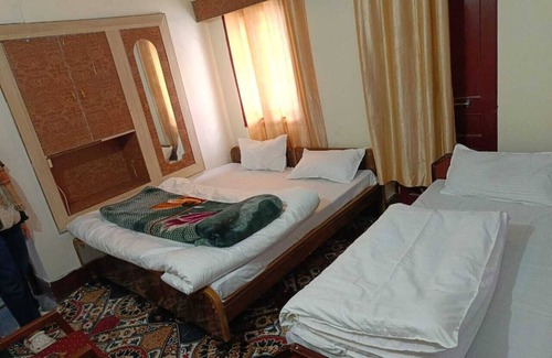 Badrinath Hotel | Hotel Acharya Sadan
