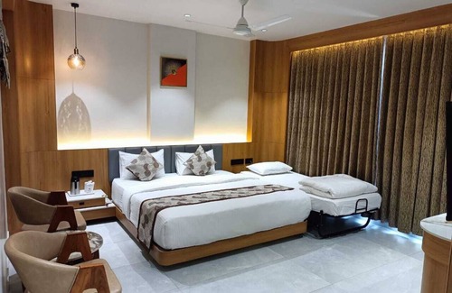 Somnath Hotel | Hotel Aditya Mansingh Inn