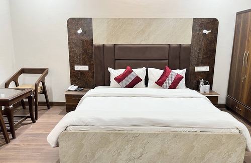 Theog Hotel | Hotel AJ Himalayan
