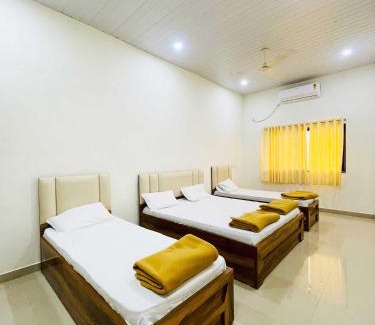 Ghodegaon Hotel | Hotel Amit Cafe and Lodging Bhimashankar