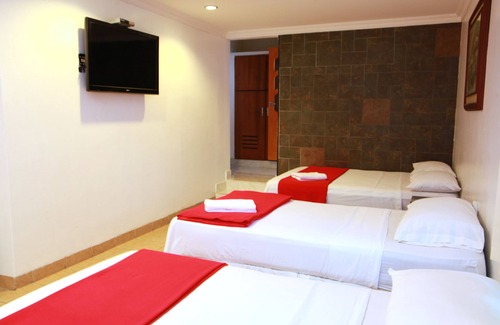 Simon Bolivar Hotel | Hotel Apart Suites