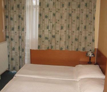 Tata Hotel | Hotel Arnold