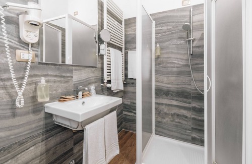 Cremona Hotel | Hotel Astoria