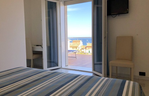 Giglio Porto Hotel | Hotel Bahamas
