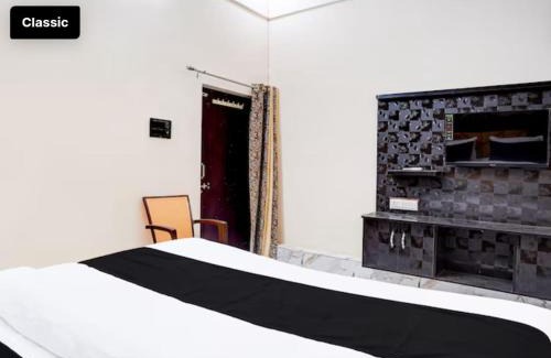 Jabalpur Hotel | Hotel Balancing Rock