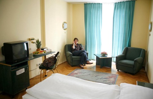 Gellert Hill Hotel | Hotel Bara Budapest