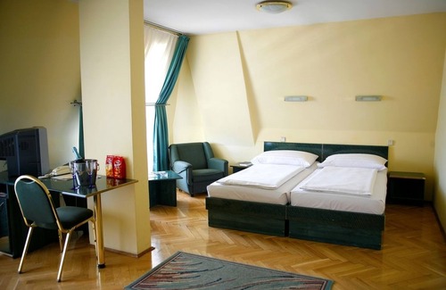 Gellert Hill Hotel | Hotel Bara Budapest