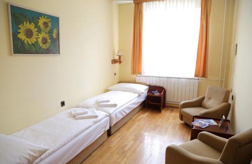 Gellert Hill House | Hotel Bara Gellért