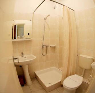 Gellert Hill Hotel | Hotel Bara Junior