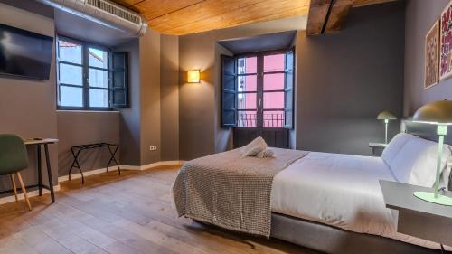 Old Town Hotel | Hotel Barrio Húmedo by gaiarooms
