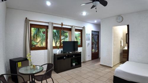 Downtown Hotel | Hotel Bosque Caribe, 5th Av. zone