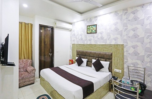 Old Delhi Hotel | Hotel Broadway