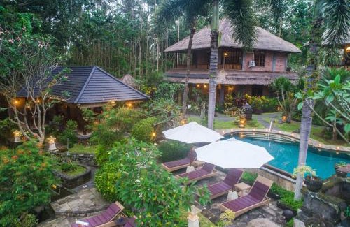 Kedewatan House | Hotel Bunga Permai