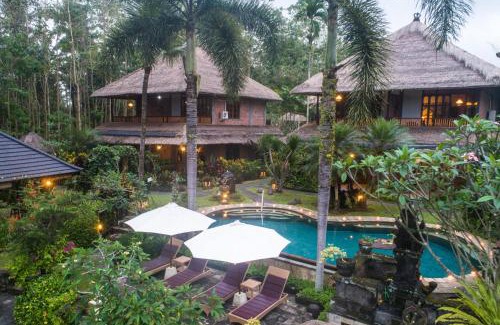 Kedewatan House | Hotel Bunga Permai