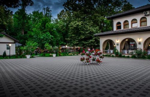 Pejë Hotel | Hotel Camp Karagaq