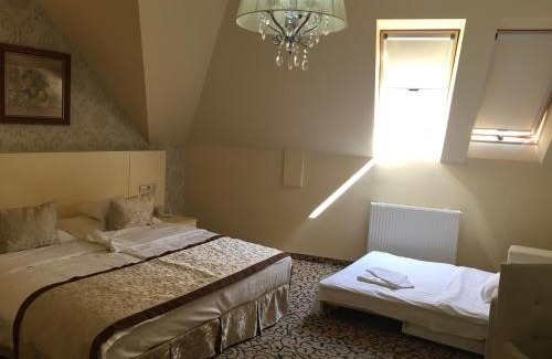 Gyor Hotel | Hotel Capitulum