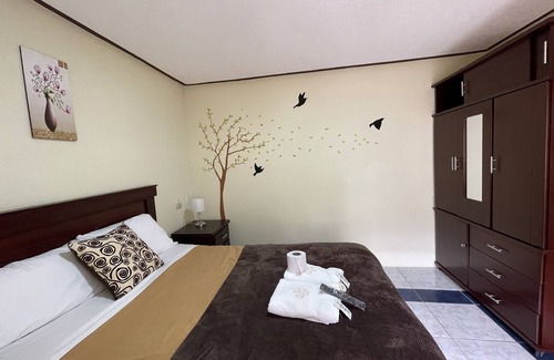 Banos de Agua Santa Hotel | Hotel Casa Santa Lucía