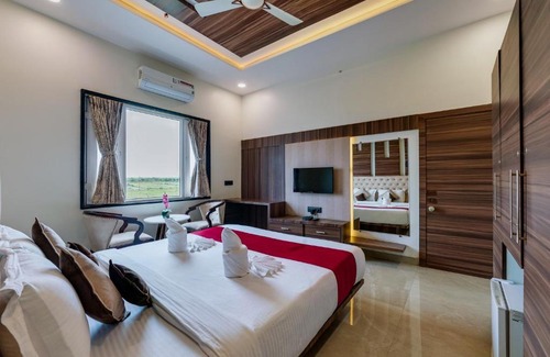 Dhule Hotel | Hotel Chandradeep Regency