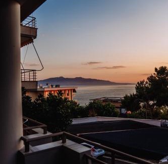 Sarande Hotel | Hotel Chicago