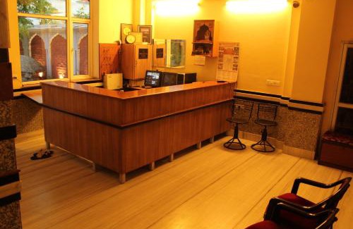 Bani Park Hotel | Hotel Chit Chat Palace