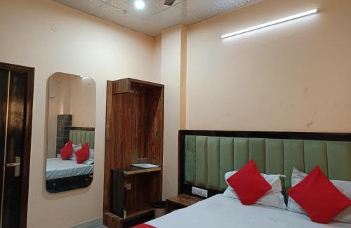 Paharganj Hotel | Hotel City - Near New Delhi Railway Station and Walk in RK Ashram Metro Station