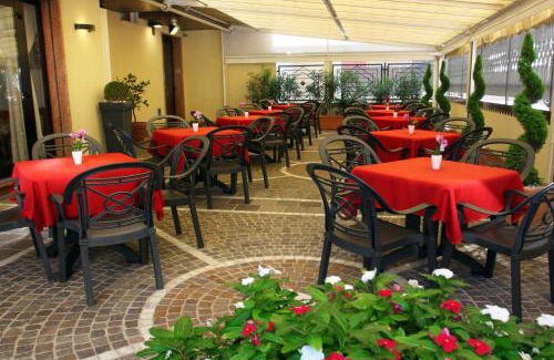Sottomarina Hotel | Hotel Colorado