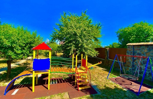 Storozhnytsya Hotel | Hotel Complex Bahus
