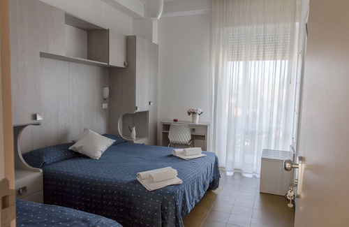 Cagnona House | Hotel Concorde* directly on the sea with breakfast included