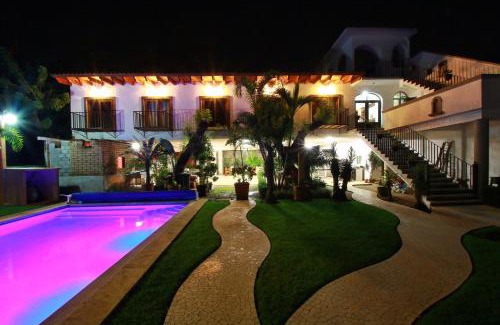 San Miguel Hotel | Hotel Concierge Flor y Canto