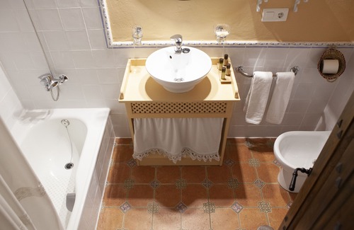 Alcaucin Hotel | Hotel Cortijo de Salia