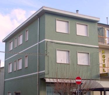 Donoratico Hotel | Hotel Cucciolo