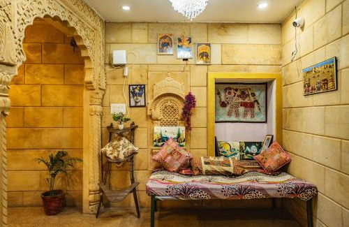Amar Sagar Pol Bed & Breakfast | Hotel Darsh Safari - Fort View