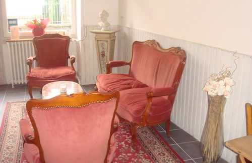 Egliseneuve-d'Entraigues Hotel | Hotel de la Providence