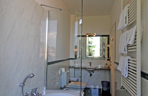Angera Hotel | Hotel dei Tigli