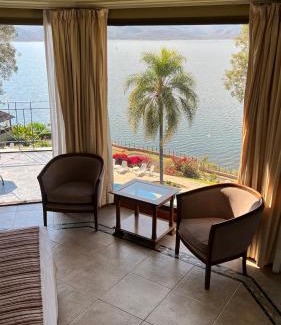 Coronel Moldes Hotel | Hotel Del Dique
