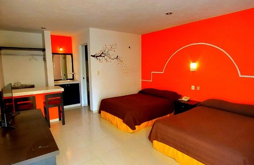 Zona Paseo Montejo Hotel | Hotel El Marques