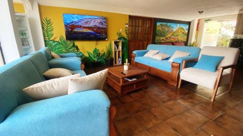 Salinas Hotel | HOTEL EL REFUGIO, Salinerito