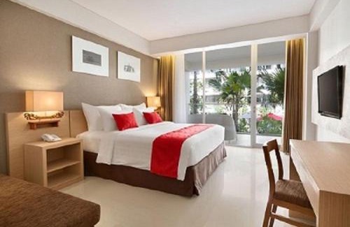 Sunset Road Hotel | Hotel Encore Seminyak Bali - Premier Pool View Room Only
