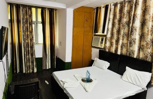 Rohini Bed & Breakfast | Hotel Fantastic - Near Adventure Island