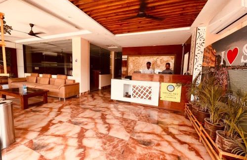 Katni Hotel | Hotel Golden Temple View by la Casa with Swimming Pool