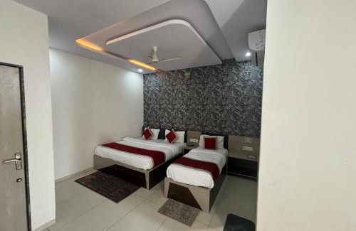 Khatu Hotel | Hotel Hanuman Palace-450 meter Khatu Shayam Ji Temple