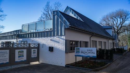 Alsdorf Hotel | Hotel Haus Broichtal