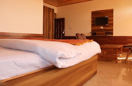 Theog Hotel | Hotel Hillview Crest