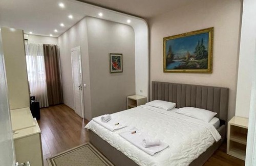 Koplik Hotel | Hotel Holiday