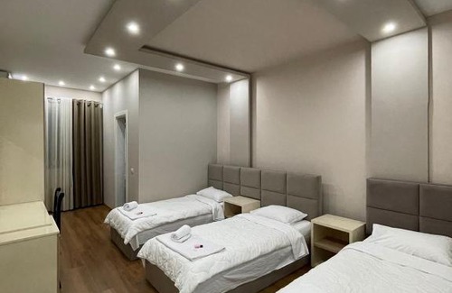 Koplik Hotel | Hotel Holiday