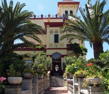 Sant Feliu de Guixols Hotel | Hotel Hostal del Sol